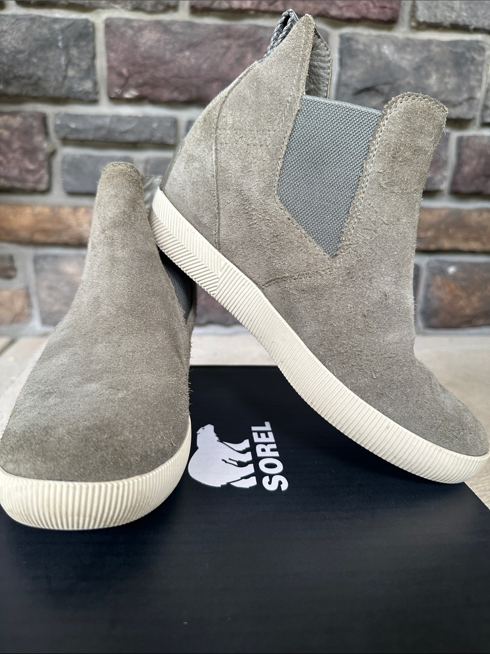 💚SOREL women’s WATERPROOF SUEDE wedge sneakers 7M 💚